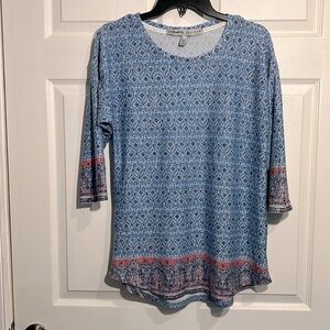Absolutely Famous Women’s Top. Size Medium - Blue 3/4 Sleeves